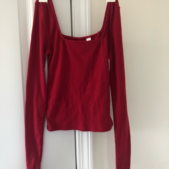 Off the shoulder long sleeve - Picture 1 of 3